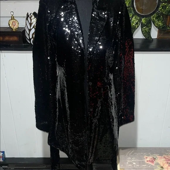 VENUS Shimmering Black Sequin Blazer - Picture 8 of 8